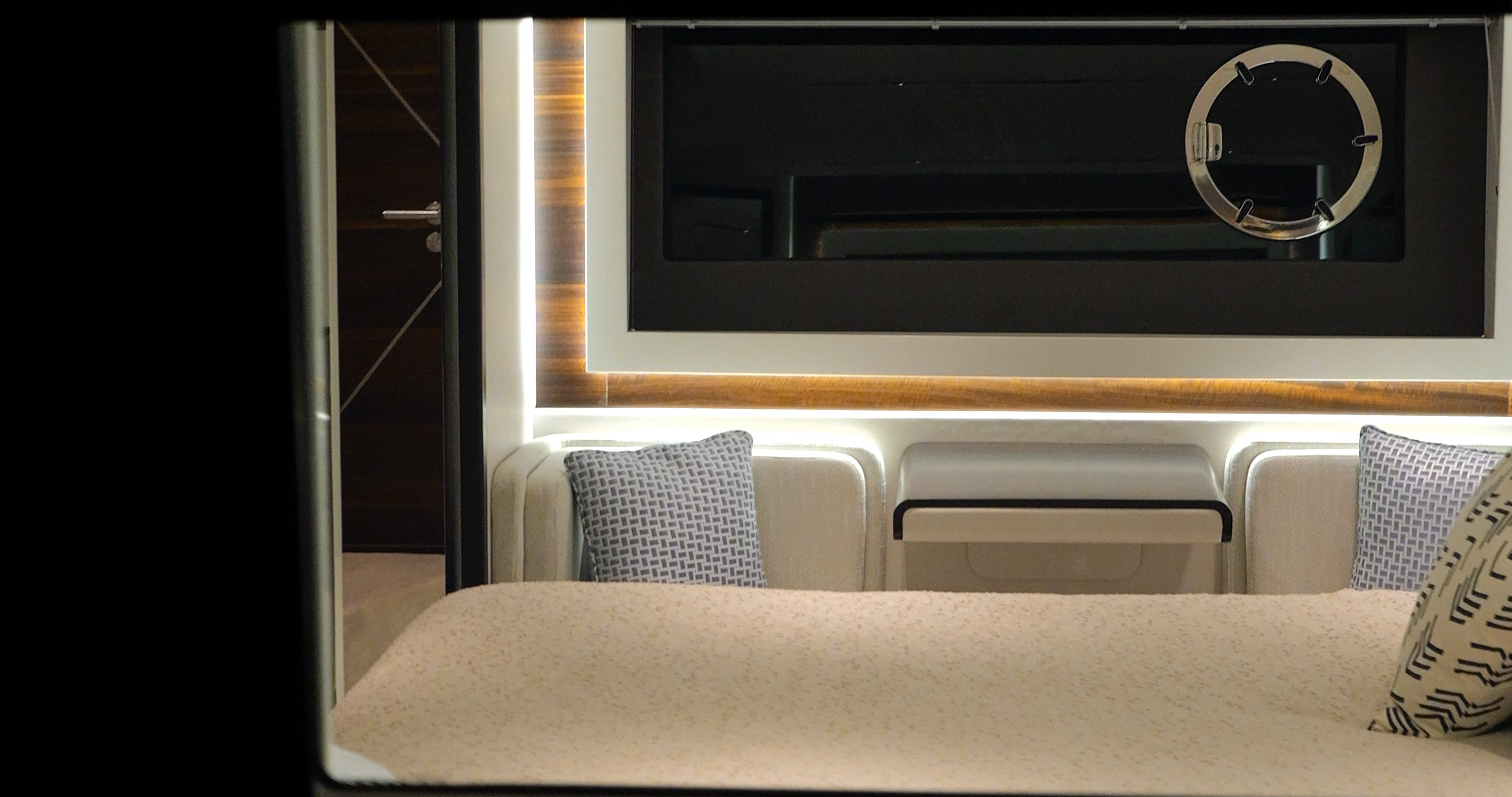 Upgrading Your Boat’s Interior for Cozy Fall Cruises with LED Lighting