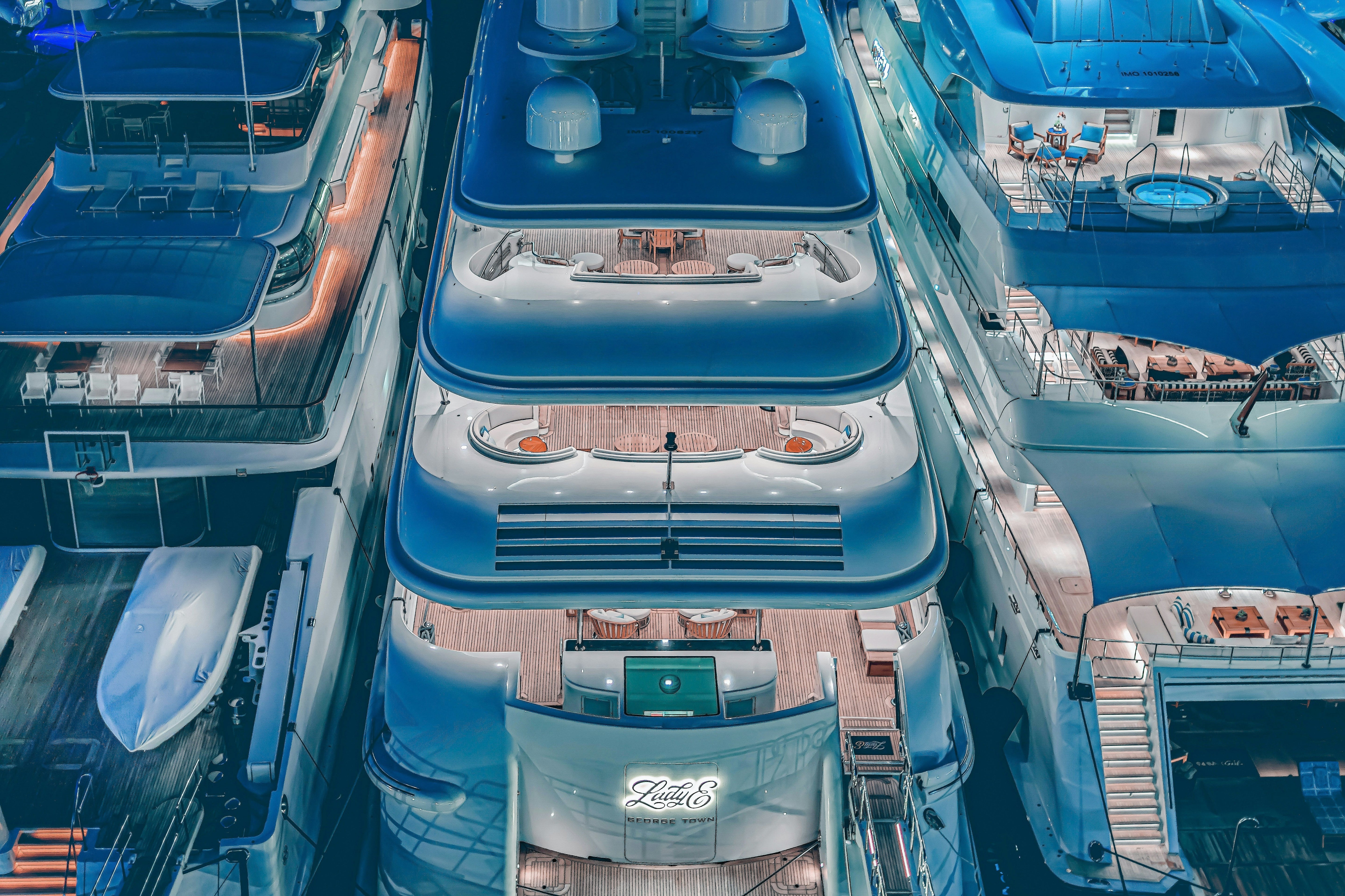 The Advantages and Disadvantages of Installing Marine LED Lights